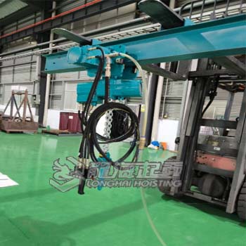 氣動葫蘆：解決機械加工吊裝難題，守護生產安全